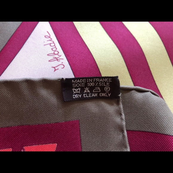 Hermès "GEOMETRIE CRETOISE" silk twill scarf - Picture 7 of 7